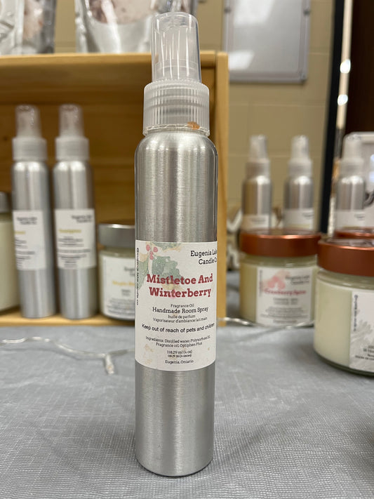 Mistletoe And Winterberry Room Spray
